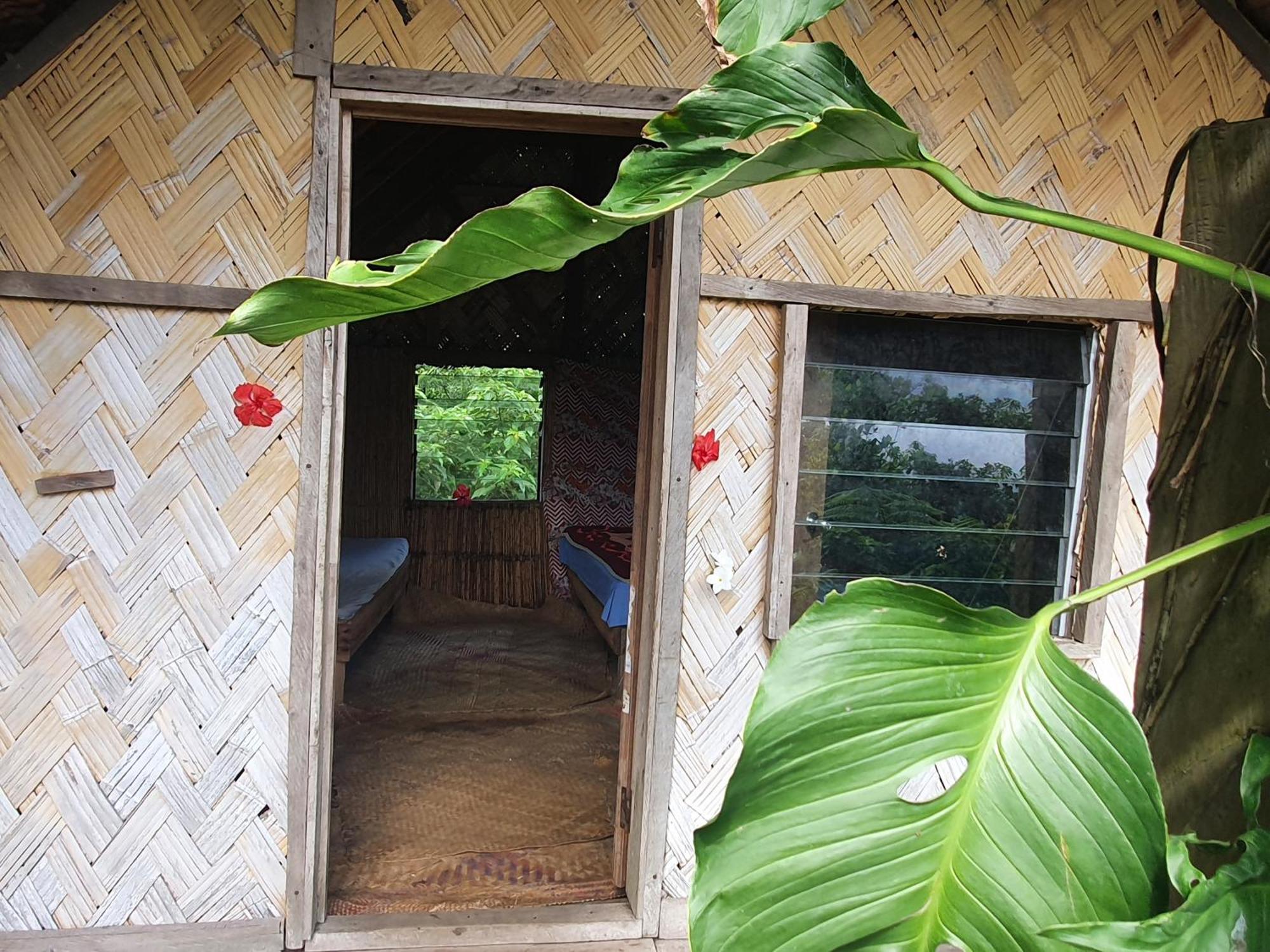 Island Paradise Bungalows Lenkuru Buitenkant foto